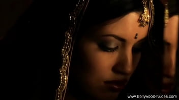 Sensual Indian Dancer Moves With Such Erotic Grace, Every Moment Makes You Crave More