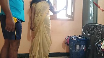 चौकीदार के साथ अकेले में जंगली रात बिताई