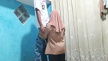 Siswa Nakal Menggoda Guru Seksi Sepulang Sekolah