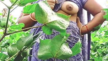 Wild Mallu Aunty Flashes Her Juicy Pussy In The Jungle & Goes Viral With Steamy Xxx Clip