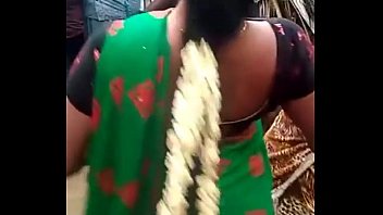 Hot Andhra Babe Gets Naughty In A Steamy Roadside Romance