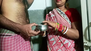 ससुर ने बहू को पीठ पर तेल लगाने को कहा और गेट पर ही जमकर चोद दिया… गर्म हिंदी अश्लील कहानी