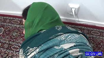 سکس داغ ایرانی: کیر سفت تو کس زن سکسی با کون گرد و خوشگل