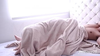 Sleepy Morning Turns Steamy As My Naughty Pinay Gf Teases Me Awake