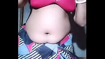 Sultry Bhabhi Reveals Her Luscious, Creamy Curves