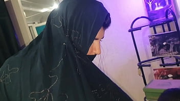 Desperate Refugee Earns Her Asylum With A Mind-blowing Tantric Massage And Steamy Sex At El Toro De Oro
