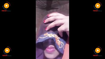 Desi Bhabhi’s Steamy Live Show With Clear Hindi Audio And Hd Visuals