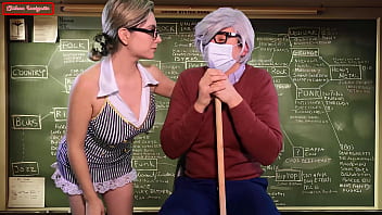 Joven Profesora Seduce A Veterano Maestro Para Escalar Posiciones En La Escuela