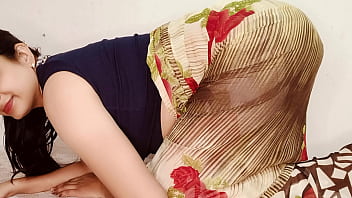 मकान मालिक ने कामवाली बाई के बड़े स्तनों को देखकर उसके कर्ज के बदले उसके साथ सेक्स किया, हिंदी ऑडियो में