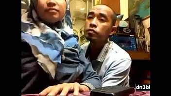 Malay Tosca Hijab Gives Mind-blowing Head