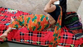 भाई, फोन पर पति से बात करते हुए भी तू मुझे ज़ोर-ज़ोर से चोद, मेरी चुत फाड़ दे।