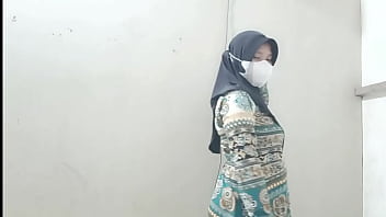 Main Dengan Istri Tetangga Saat Suaminya Lagi Kerja