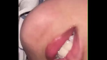 Tante Indonesia Minta Dipijat Karena Badannya Pegel